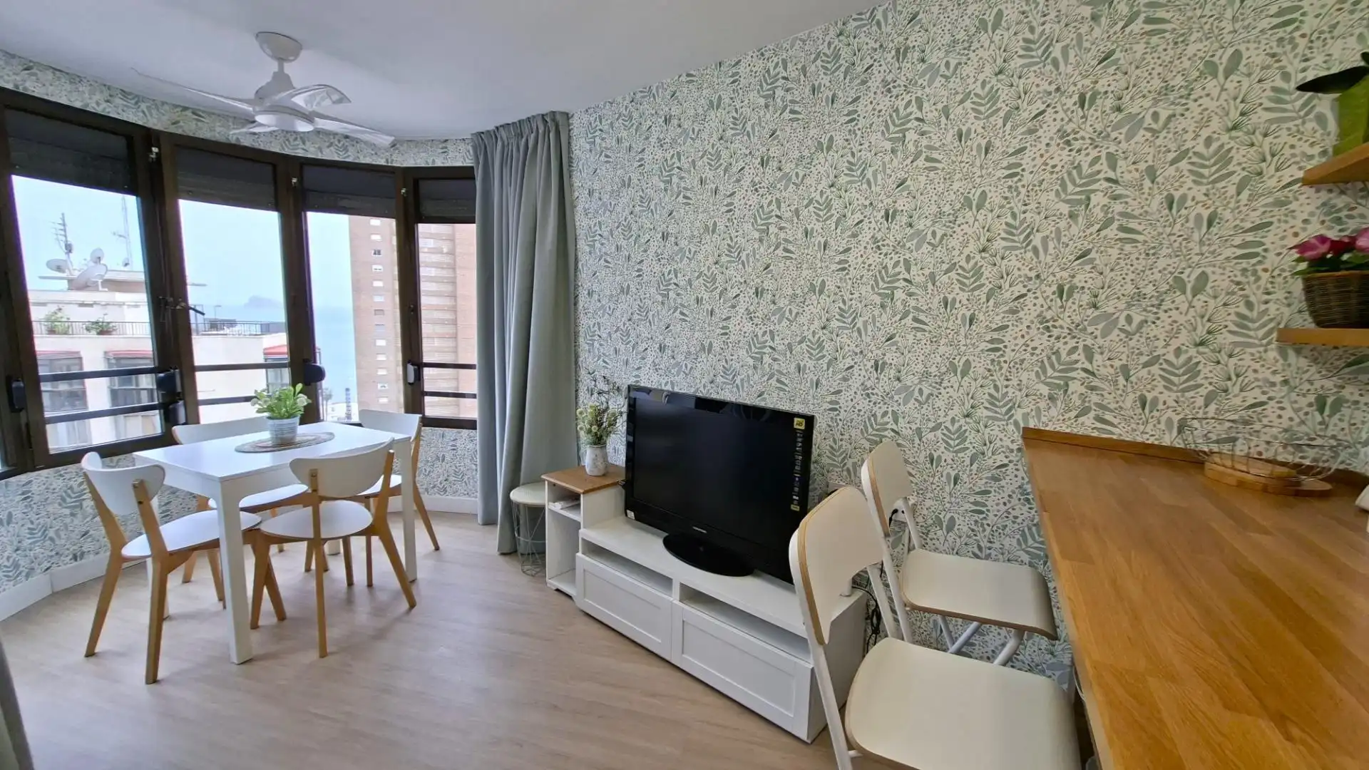 Bedroom of Apartments for sale in Benidorm  with Heating, Furnished and Community pool