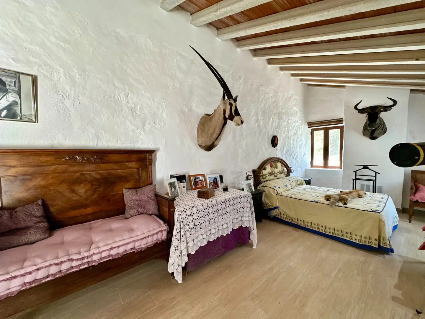 Dormitori de Finca rústica en venda en Sierro amb Aire condicionat, Calefacció i Jardí privat