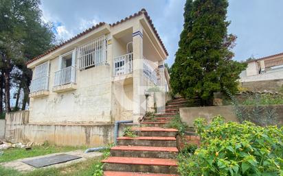 Exterior view of House or chalet for sale in La Bisbal del Penedès  with Private garden, Terrace and Storage room