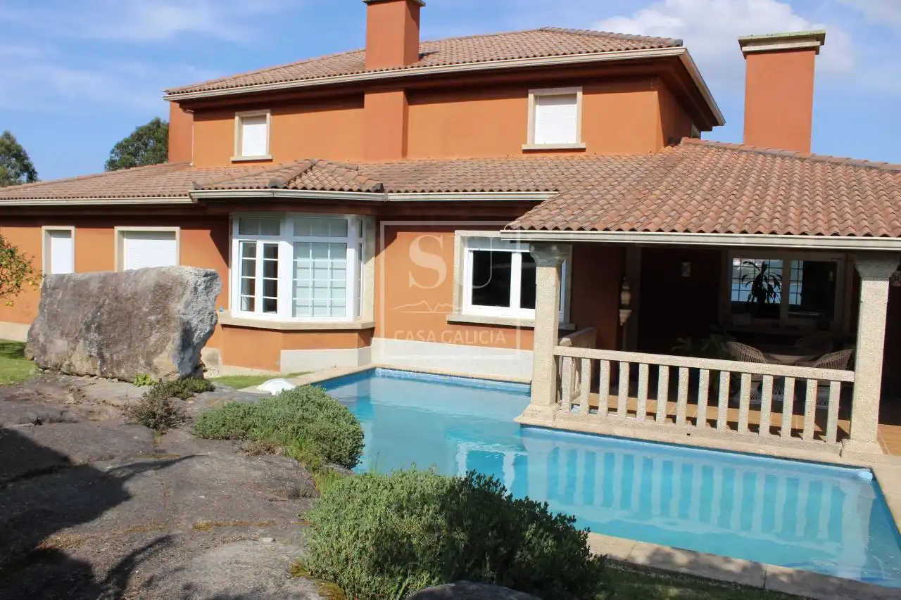 Vista exterior de Casa o xalet en venda en Baiona amb Calefacció, Jardí privat i Terrassa