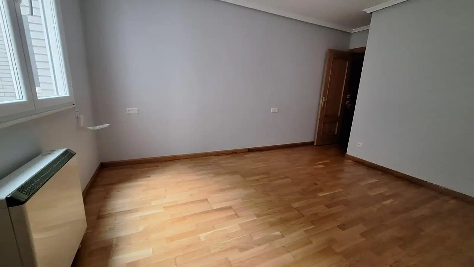 Habitación de Piso en venta en Ponferrada con Calefacción, Parquet y Trastero