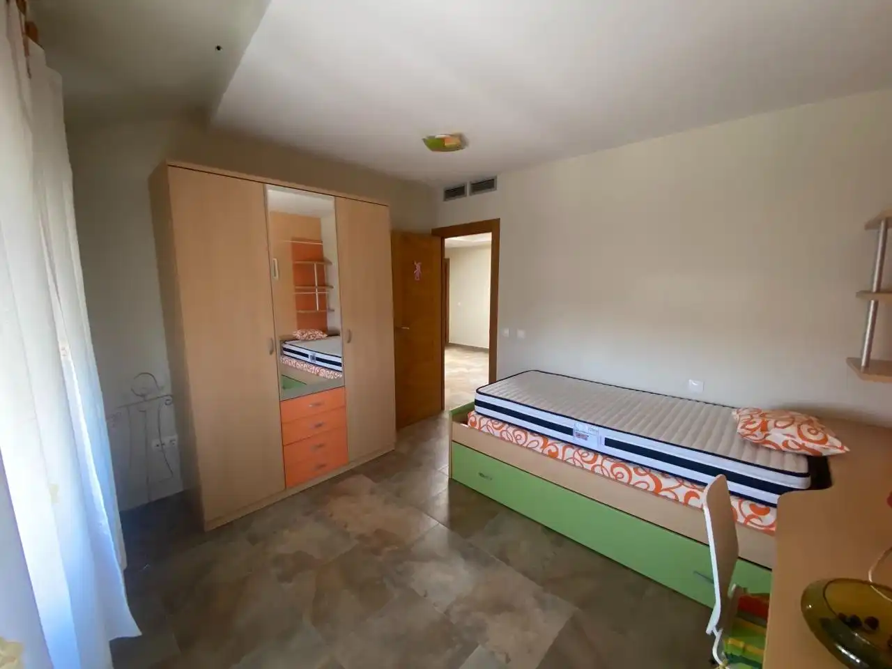 Dormitori de Casa o xalet en venda en Daimiel amb Aire condicionat, Calefacció i Jardí privat