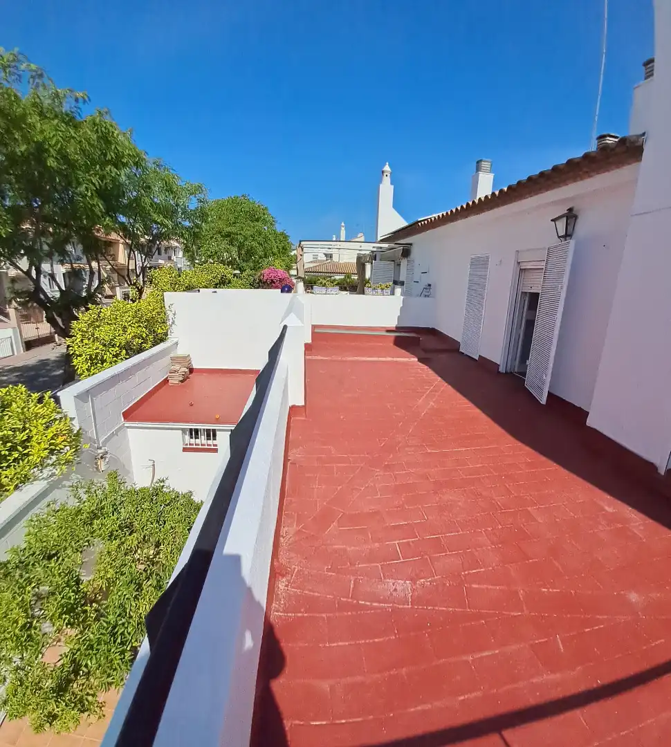 Terrassa de Casa adosada de lloguer en Tomares amb Aire condicionat i Piscina
