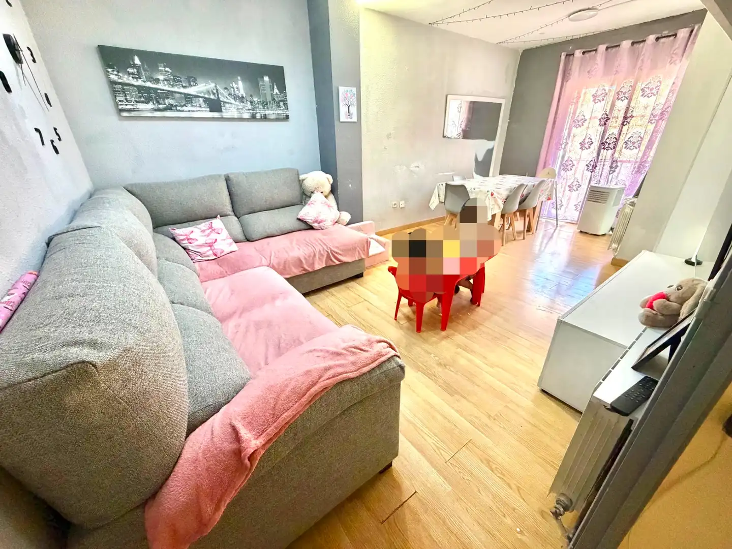 Living room of Flat for sale in El Vendrell  with Air Conditioner, Heating and Parquet flooring