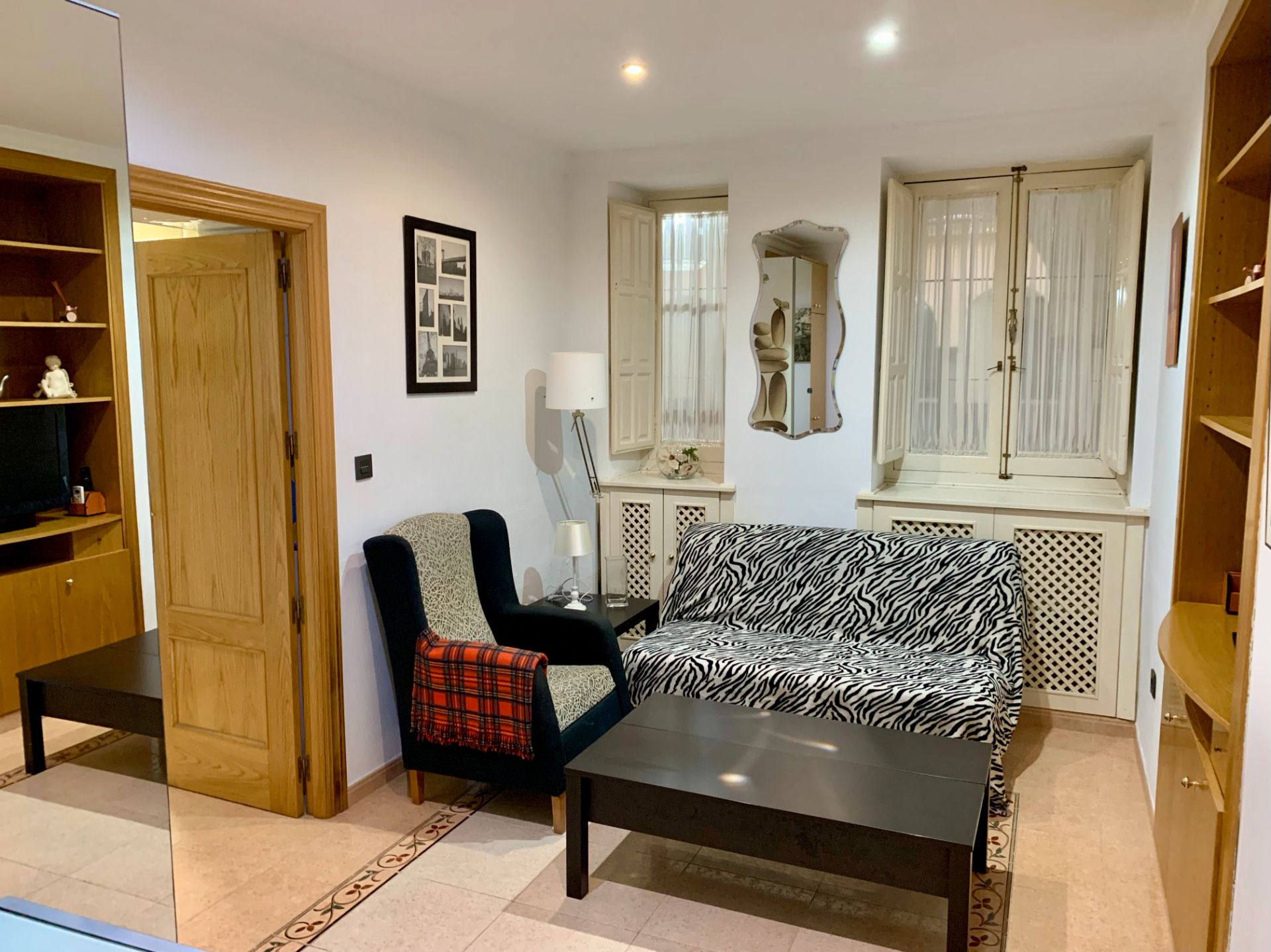 Sala d'estar de Apartament de lloguer en  Granada Capital amb Aire condicionat, Calefacció i Moblat