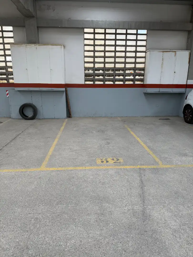 Parkplatz von Wohnung zum Verkauf in Terrassa mit Klimaanlage, Heizung und Terrasse