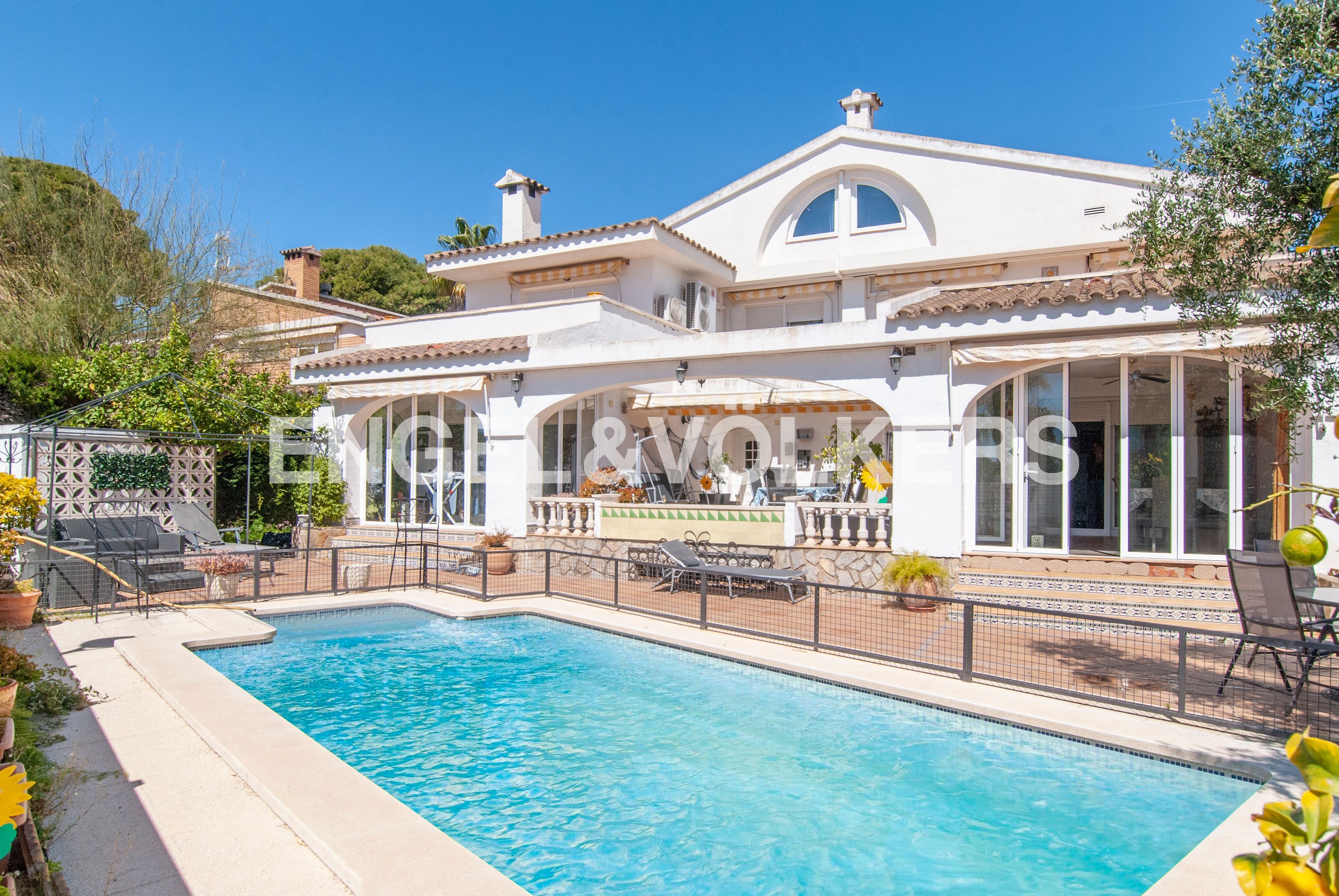 Exterior view of House or chalet for sale in Cambrils  with Air Conditioner, Private garden and Terrace