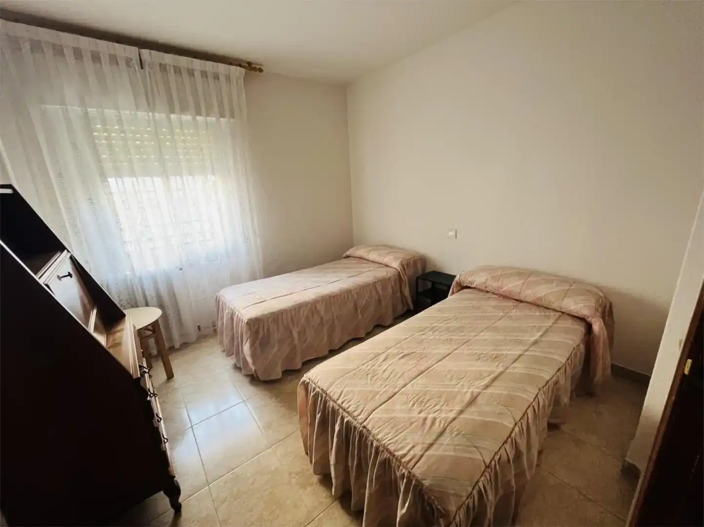 Habitación de Planta baja de alquiler en La Adrada  con Amueblado