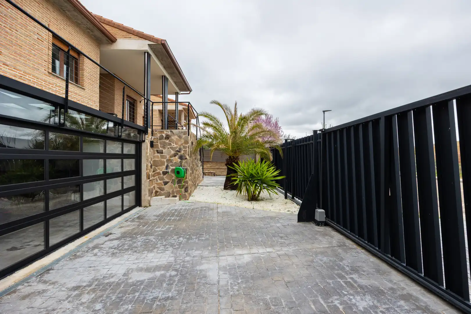Vista exterior de Casa o chalet en venta en Layos con Aire acondicionado, Calefacción y Jardín privado