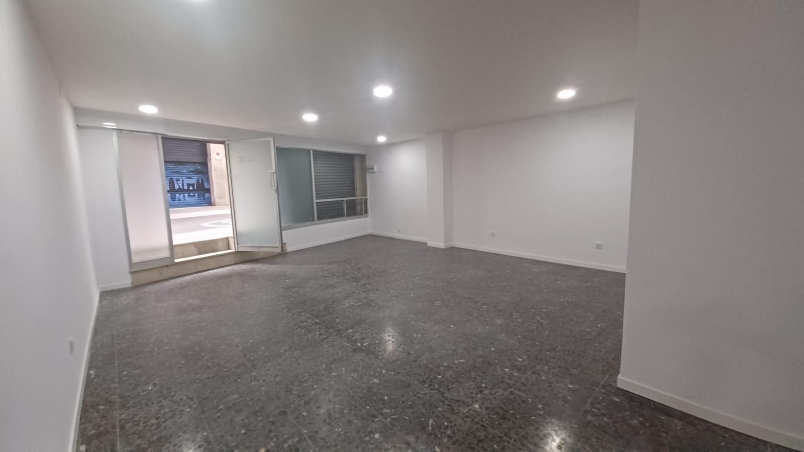 Premises for sale in  Barcelona Capital