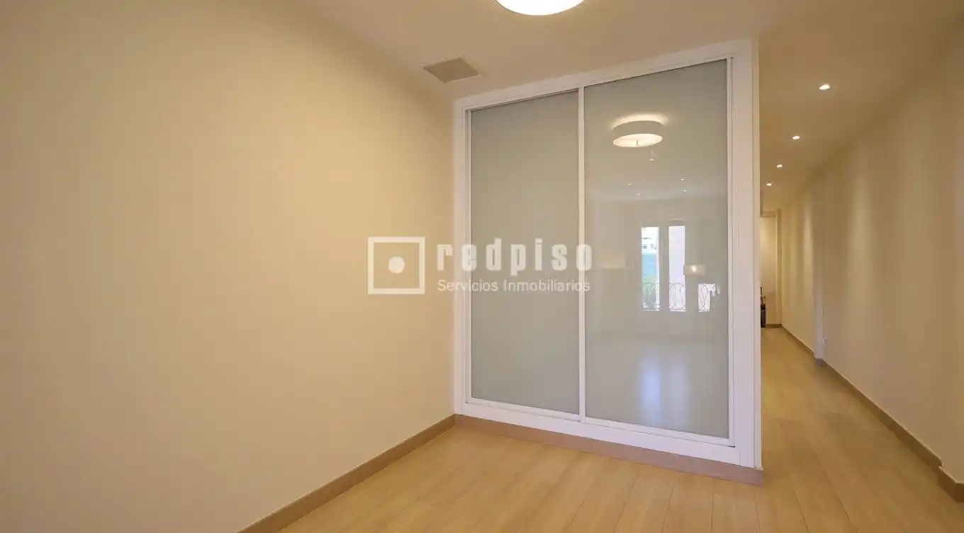 Habitación de Piso de alquiler en Madrid con Aire acondicionado y Calefacción