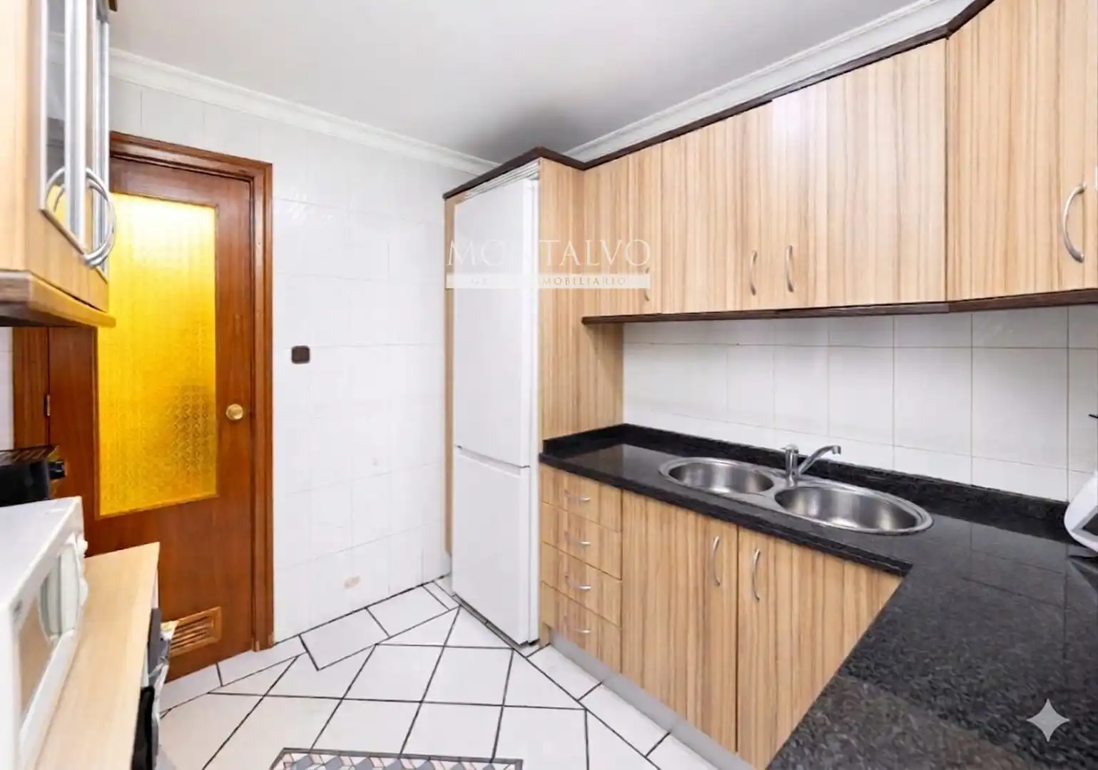Küche von Wohnung zum Verkauf in La Zubia mit Klimaanlage