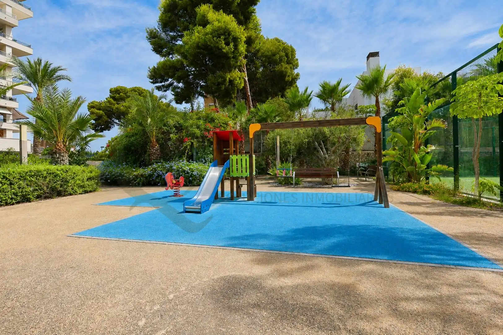 Piscina de Àtic en venda en Alicante / Alacant amb Aire condicionat, Calefacció i Jardí privat