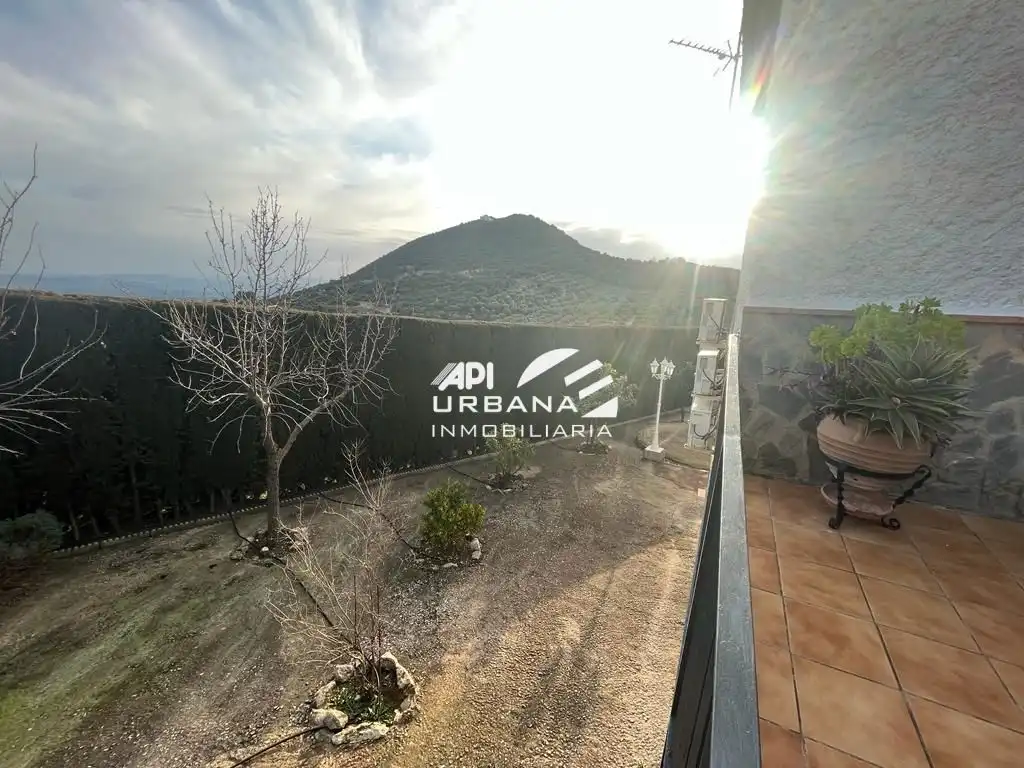 Vista exterior de Casa o chalet en venta en Lucena con Aire acondicionado, Jardín privado y Piscina