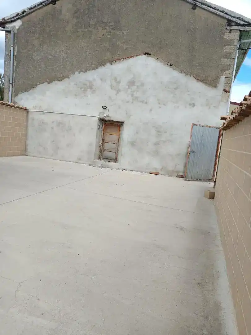 Casa adosada en venda en Mantinos