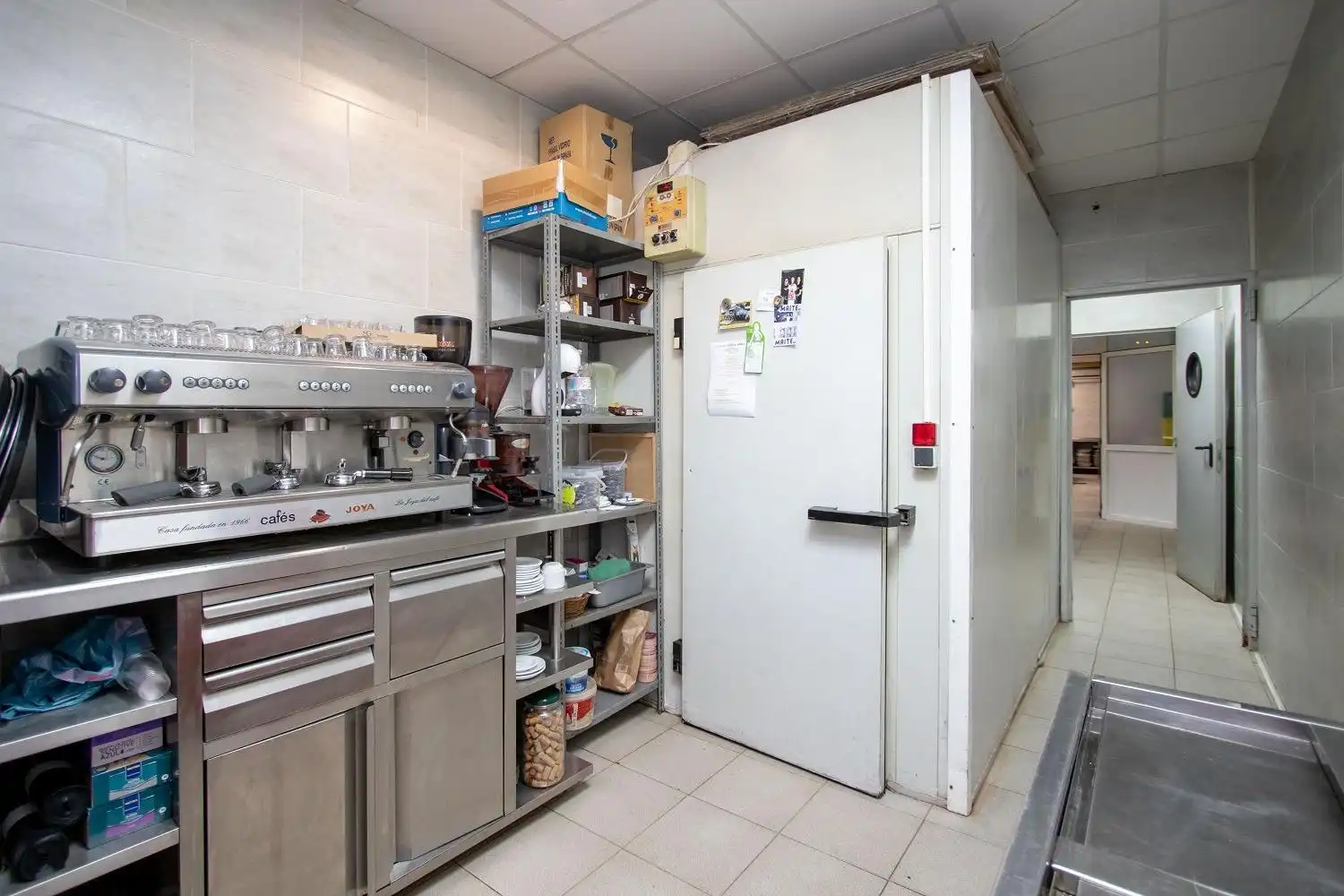 Cocina de Local en venta en Castellón de la Plana / Castelló de la Plana con Aire acondicionado