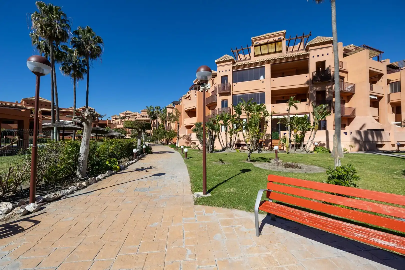 Außenansicht von Dachboden zum Verkauf in Motril mit Klimaanlage, Terrasse und Abstellraum