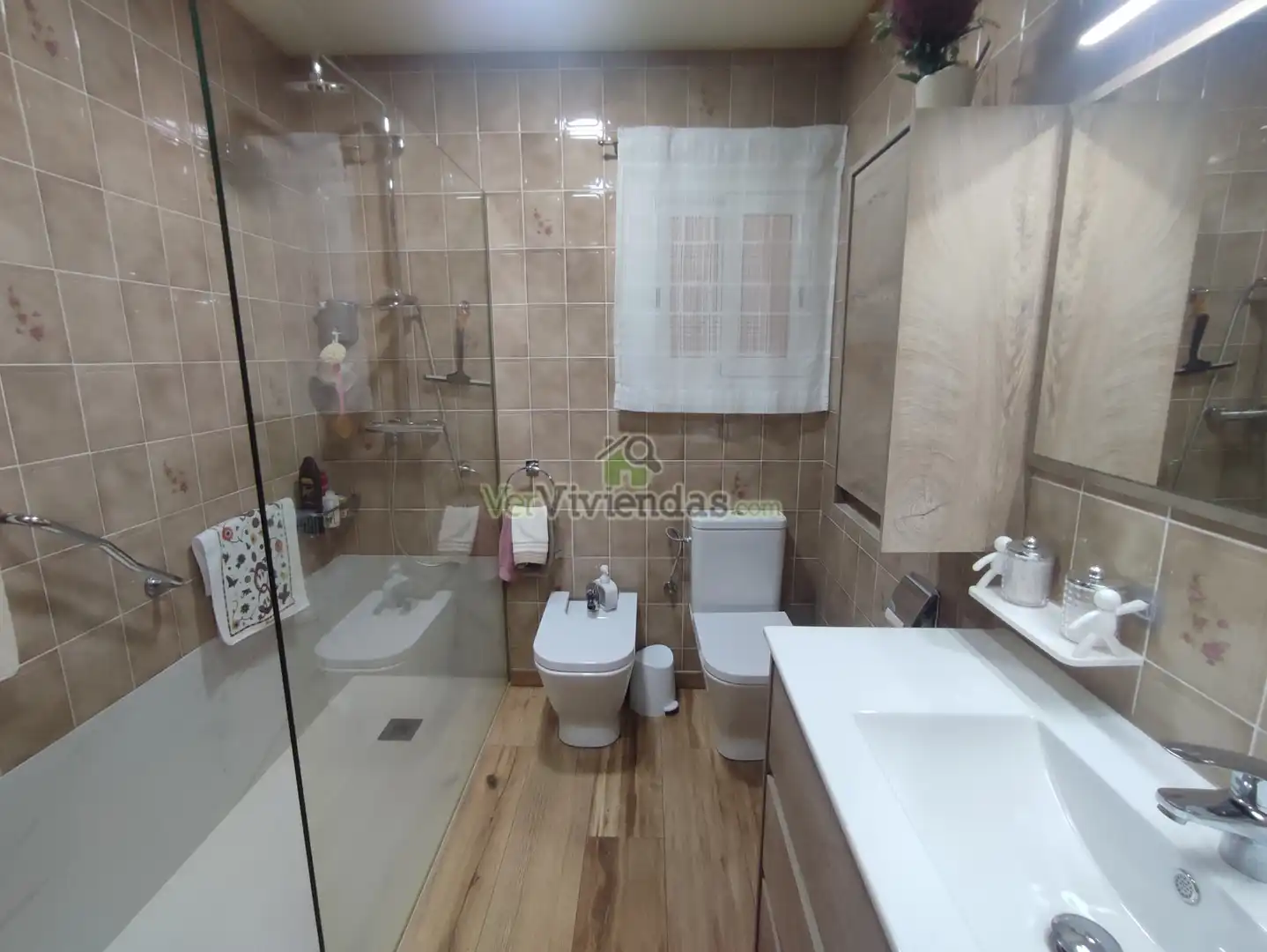 Badezimmer von Wohnung zum Verkauf in Viladecavalls mit Klimaanlage, Heizung und Terrasse