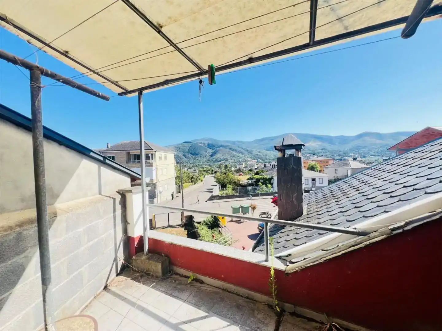 Vista exterior de Piso en venta en Quiroga con Parquet, Trastero y Amueblado