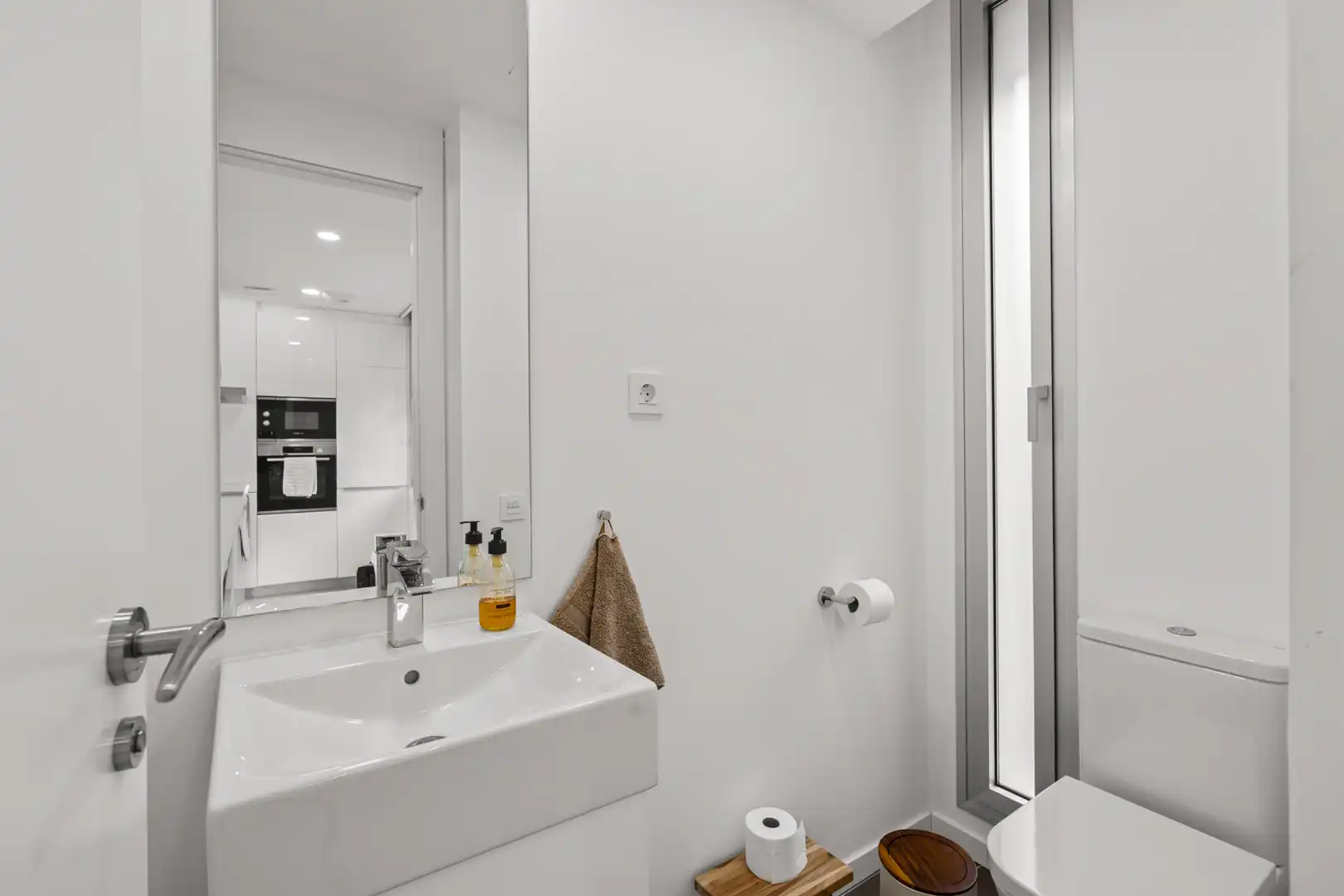 Baño de Casa adosada de alquiler en Estepona con Aire acondicionado, Terraza y Piscina