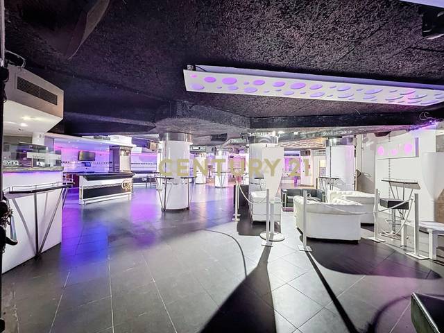 Local comercial en Venta en Avenida del Puerto Deportivo, Benalmádena, Spain, -1 en Puerto Marina