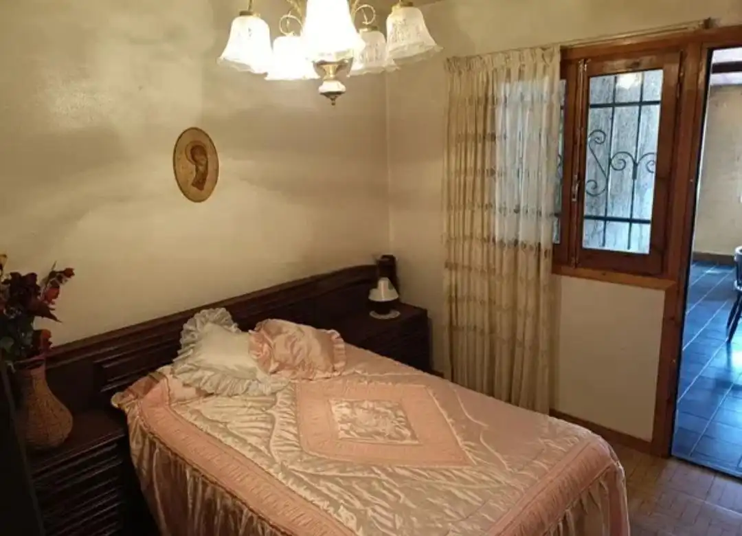 Dormitori de Casa o xalet en venda en Prádanos de Bureba amb Calefacció, Traster i Moblat