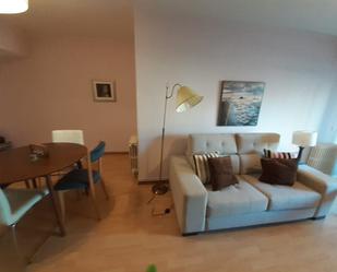 Sala d'estar de Pis en venda en Pontevedra Capital  amb Calefacció, Parquet i Traster