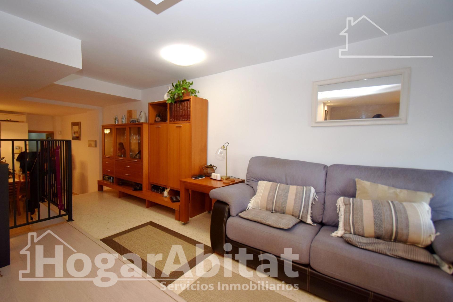 Living room of Flat for sale in Vilamarxant  with Air Conditioner, Terrace and Storage room