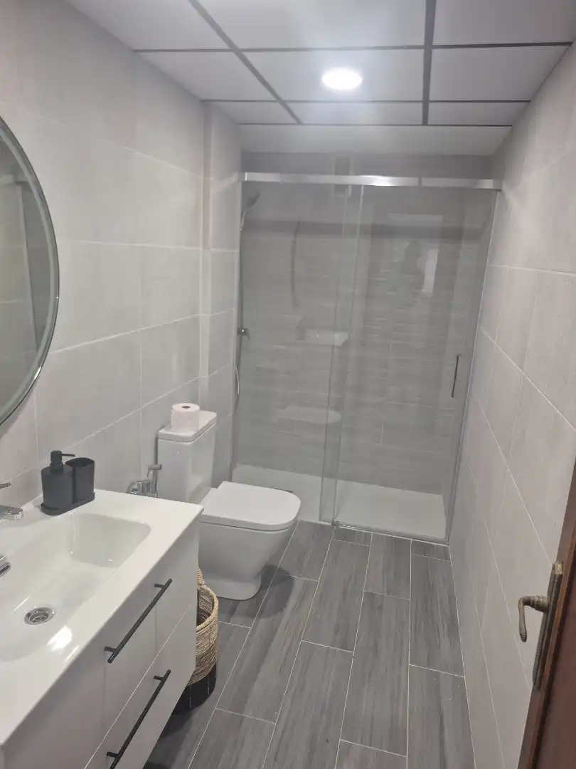 Baño de Piso de alquiler en Moncada con Aire acondicionado, Calefacción y Terraza