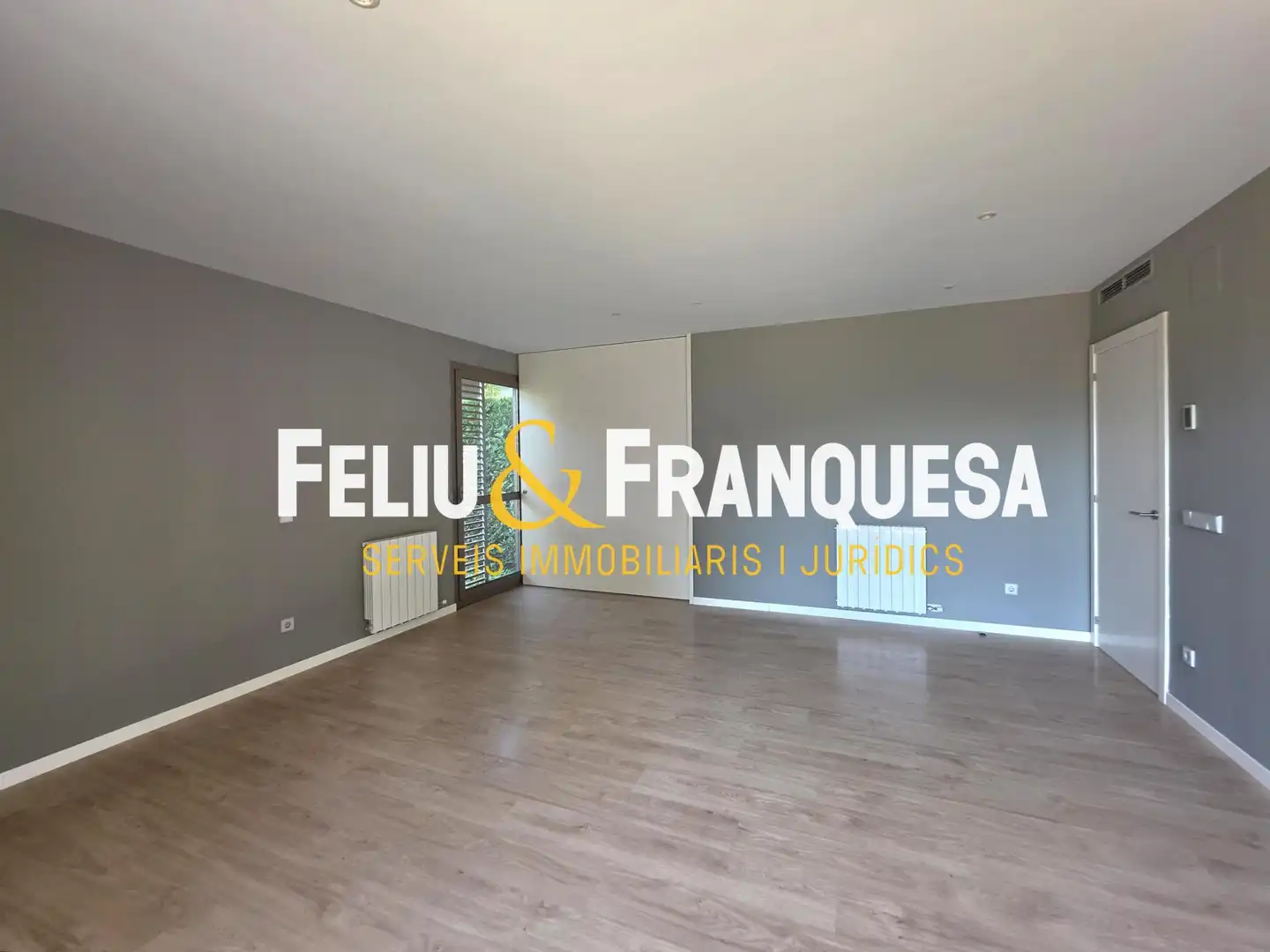 Vista exterior de Piso en venta en Sant Cugat del Vallès con Calefacción, Jardín privado y Terraza