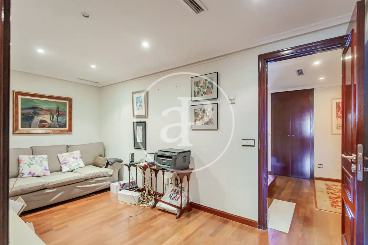 Sala de estar de Casa adosada en venta en Madrid con Aire acondicionado, Calefacción y Jardín privado