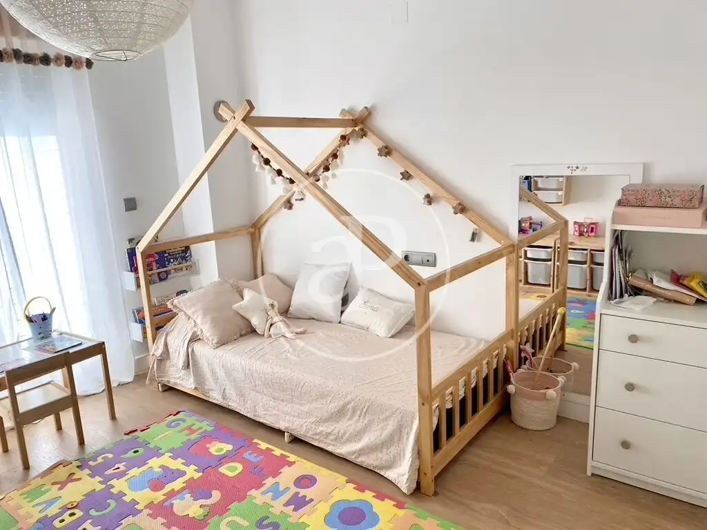 Habitación de Piso en venta en Alicante / Alacant con Aire acondicionado, Calefacción y Terraza