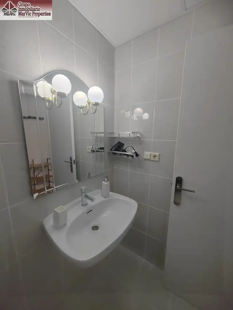 Bathroom of Apartments for sale in Benidorm  with Air Conditioner, Private garden and Furnished
