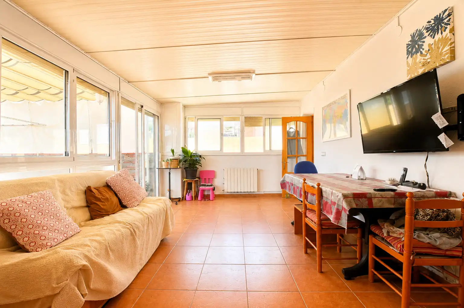 Sala de estar de Ático en venta en Santa Coloma de Gramenet con Aire acondicionado, Calefacción y Terraza