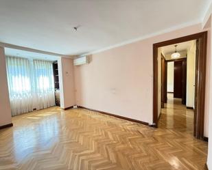 Sala d'estar de Pis de lloguer en  Madrid Capital amb Aire condicionat, Calefacció i Balcó