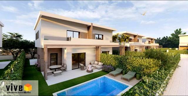 Casa adosada en Venta en Nuevo Bulevar