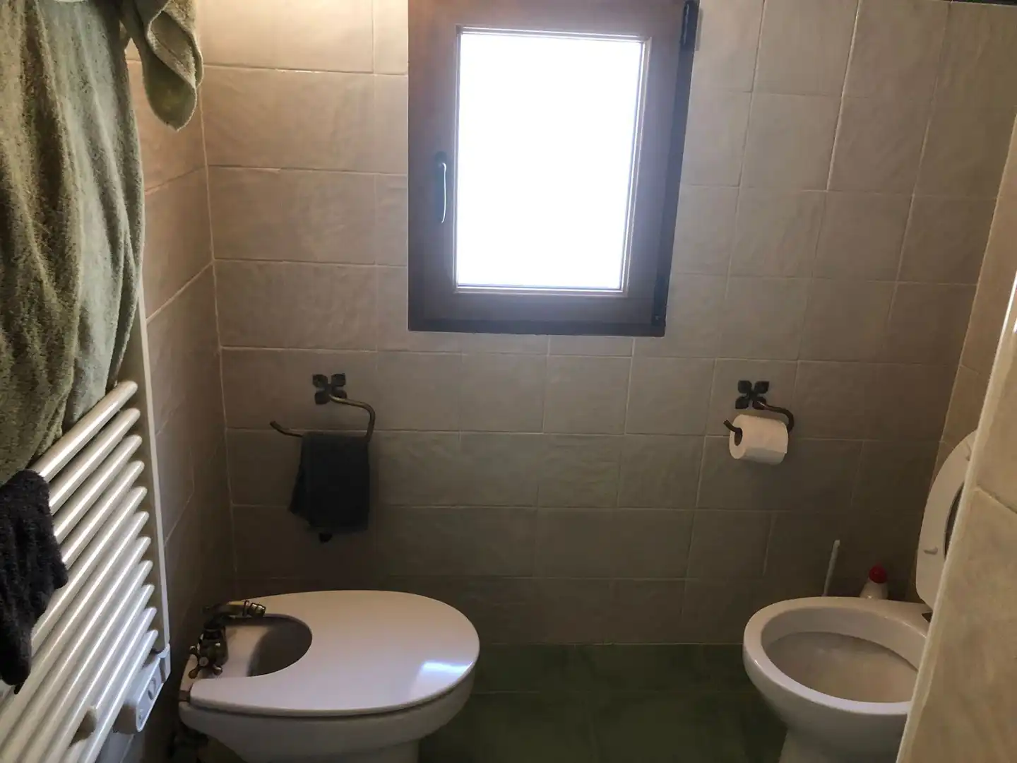 Badezimmer von Wohnungen zum Verkauf in La Vall d'Alcalà mit Klimaanlage und Möbliert