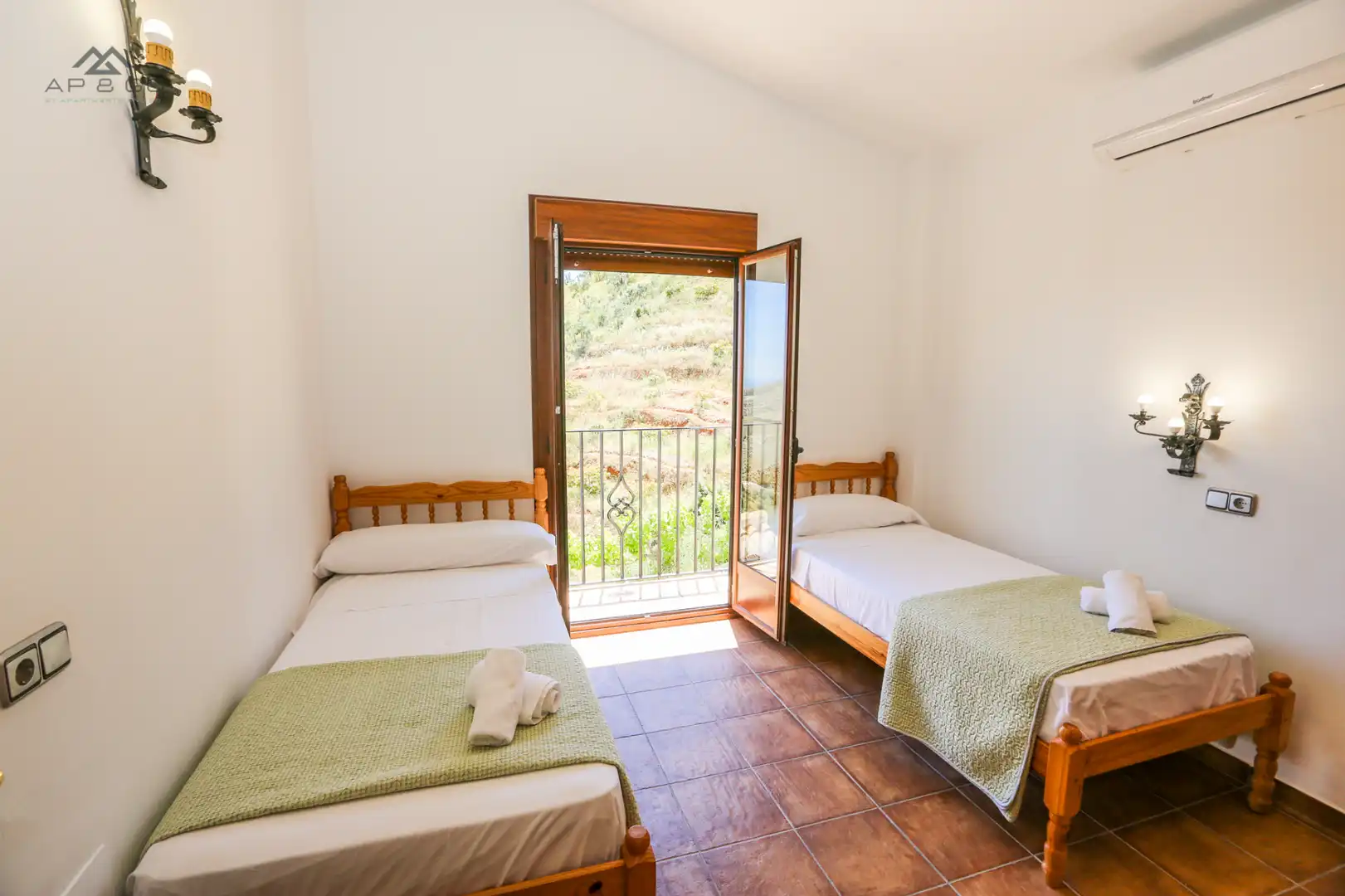 Dormitori de Finca rústica de lloguer en Almuñécar amb Aire condicionat, Calefacció i Jardí privat