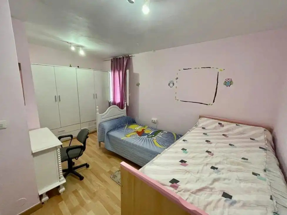 Habitación de Casa o chalet en venta en Benidorm con Jardín privado, Parquet y Terraza