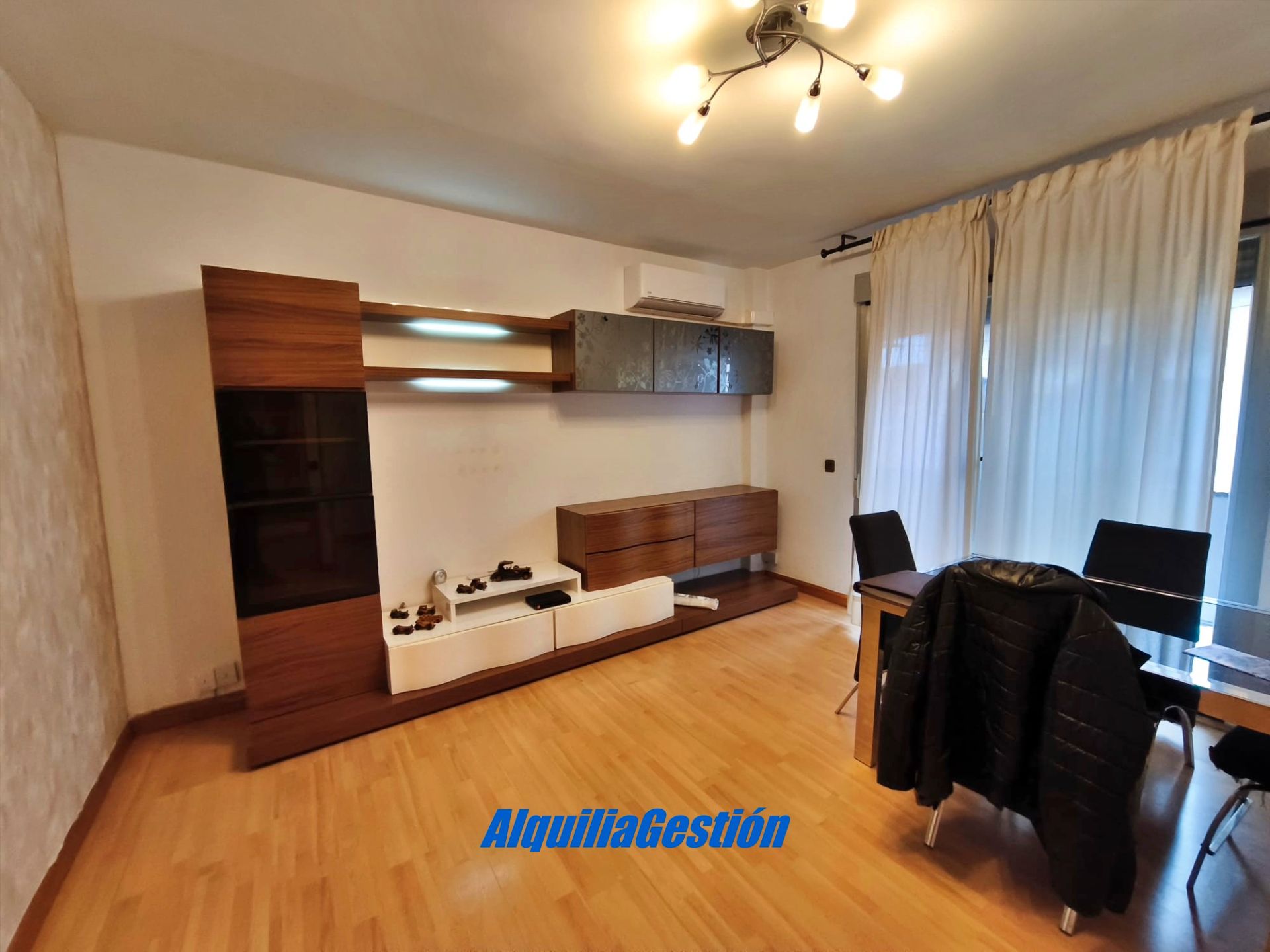 Living room of Flat for sale in Guadalajara Capital  with Air Conditioner, Heating and Parquet flooring