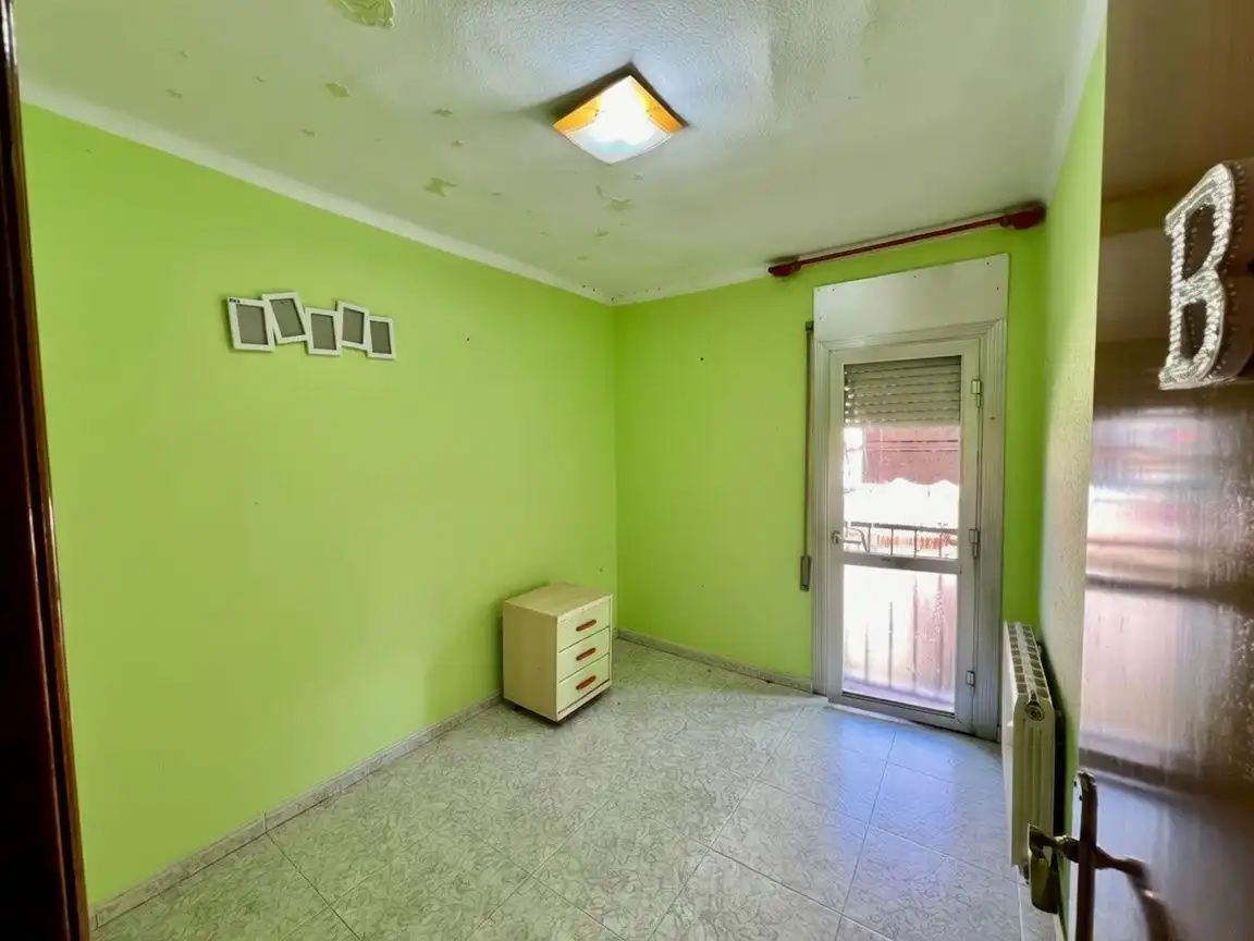 Bedroom of Flat for sale in Sabadell  with Heating, Furnished and Balcony