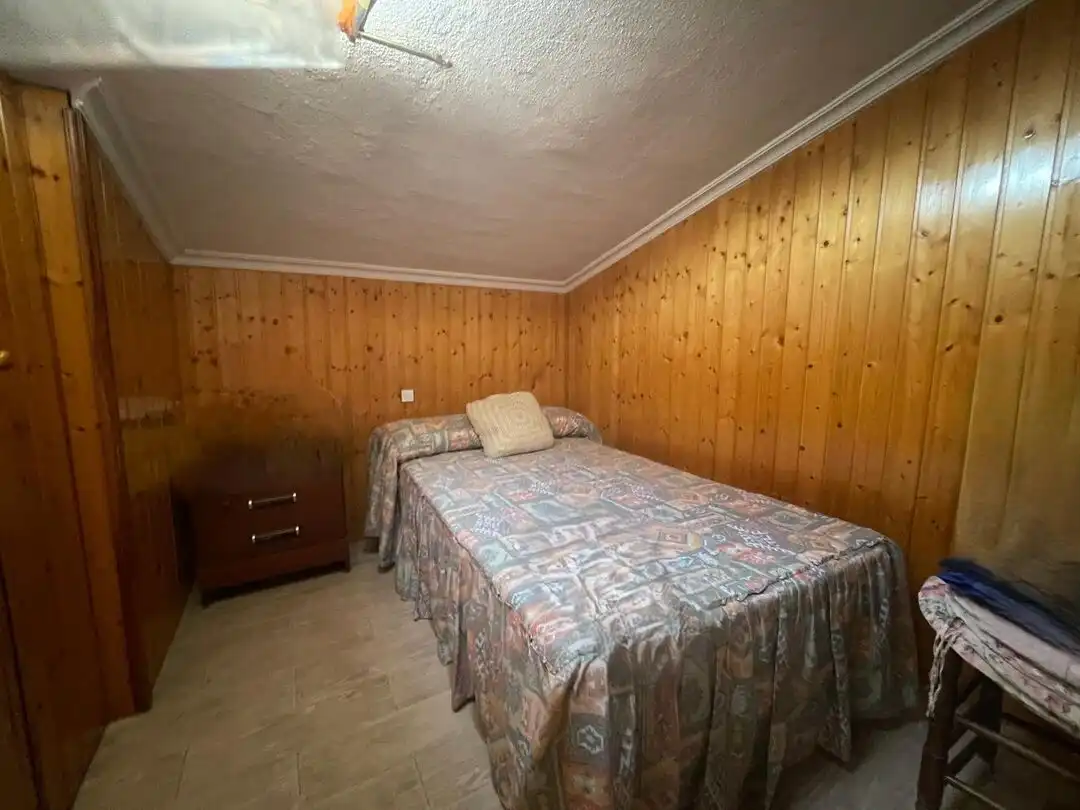Habitación de Terreno en venta en Pueyo / Puiu