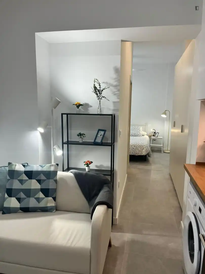 Habitación de Apartamento de alquiler en Valencia con Aire acondicionado, Amueblado y Horno