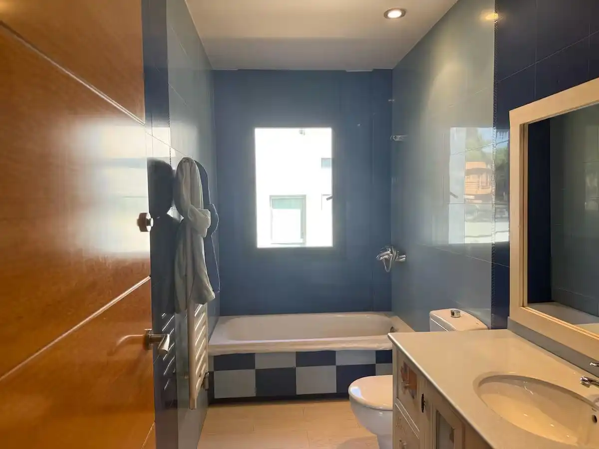 Bathroom of Houses for rent in Castelldefels  with Air Conditioner, Private garden and Terrace