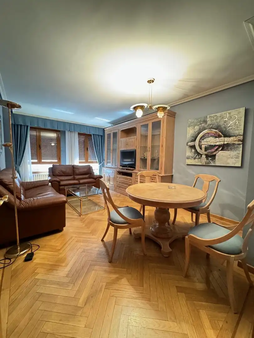 Flat for rent in Roble, Centro