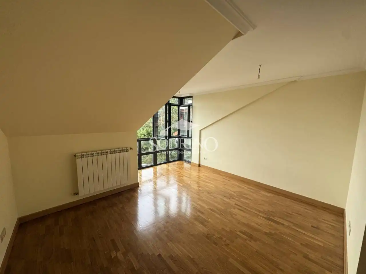 Bedroom of Flat for sale in Llanes  with Heating and Storage room