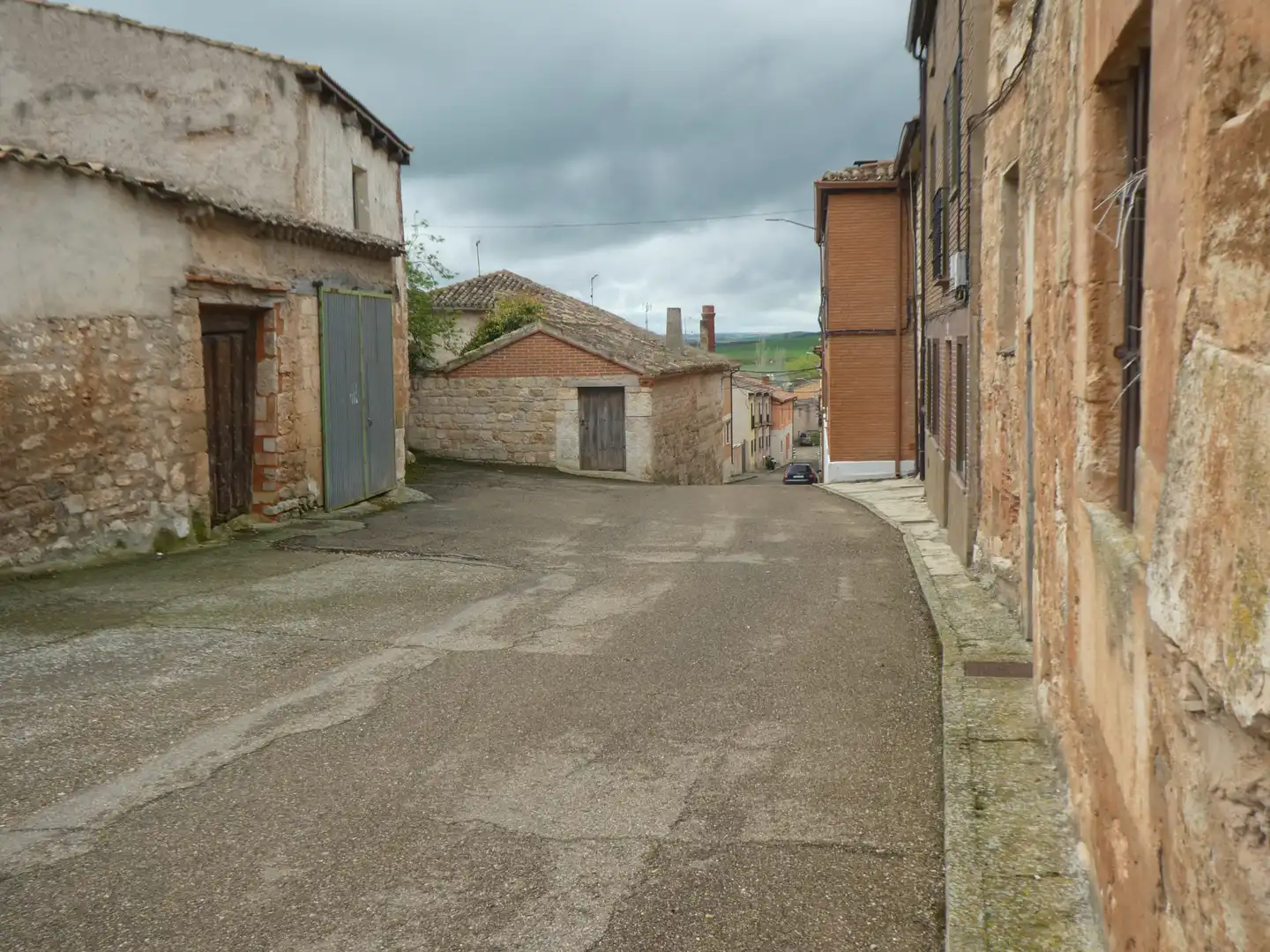 Vista exterior de Casa adosada en venda en Santa María del Campo amb Traster
