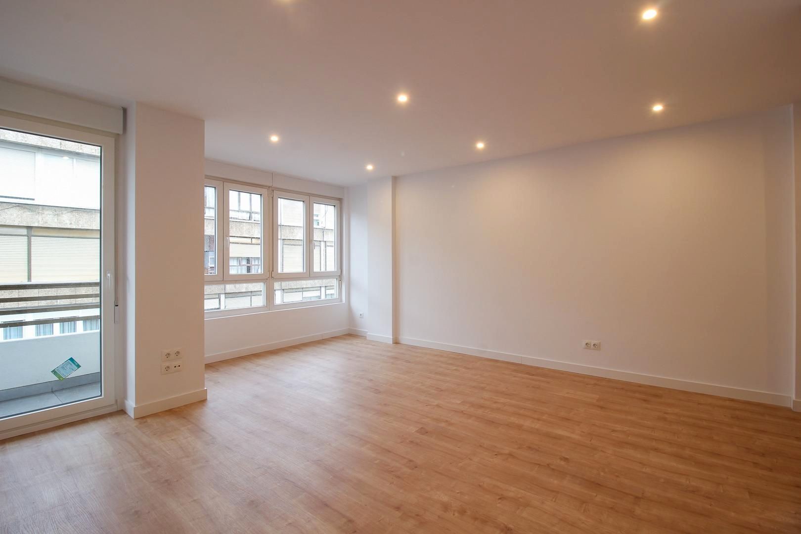 Sala d'estar de Pis en venda en Santander amb Calefacció i Terrassa