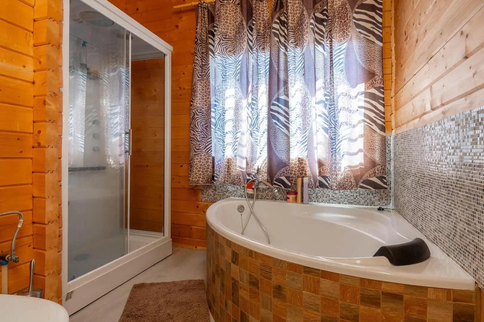 Baño de Casa o chalet en venta en Cúllar Vega con Aire acondicionado, Calefacción y Terraza