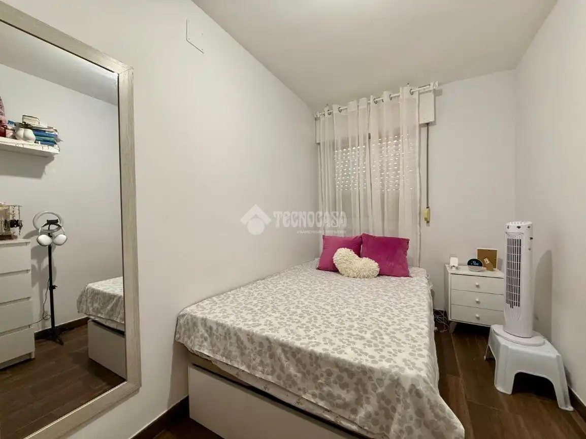 Habitación de Piso en venta en Madrid con Calefacción